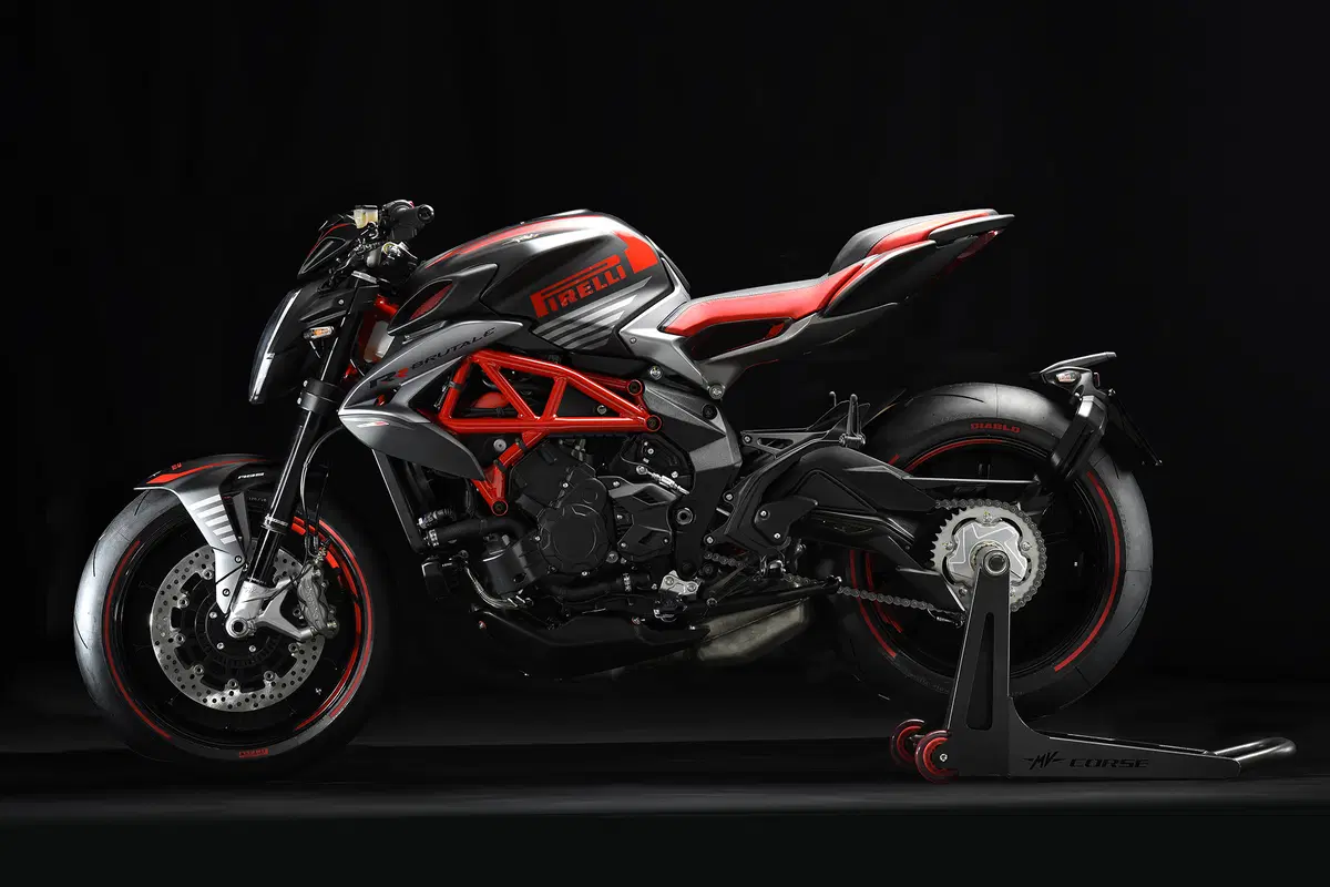 Tre moto speciali da MV Agusta: F3 675 e 800 RC, Brutale 800 RR Pirelli (20)