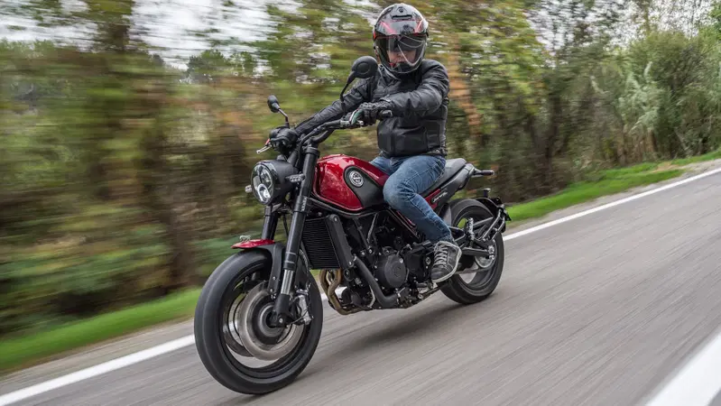 Benelli Leoncino 500
