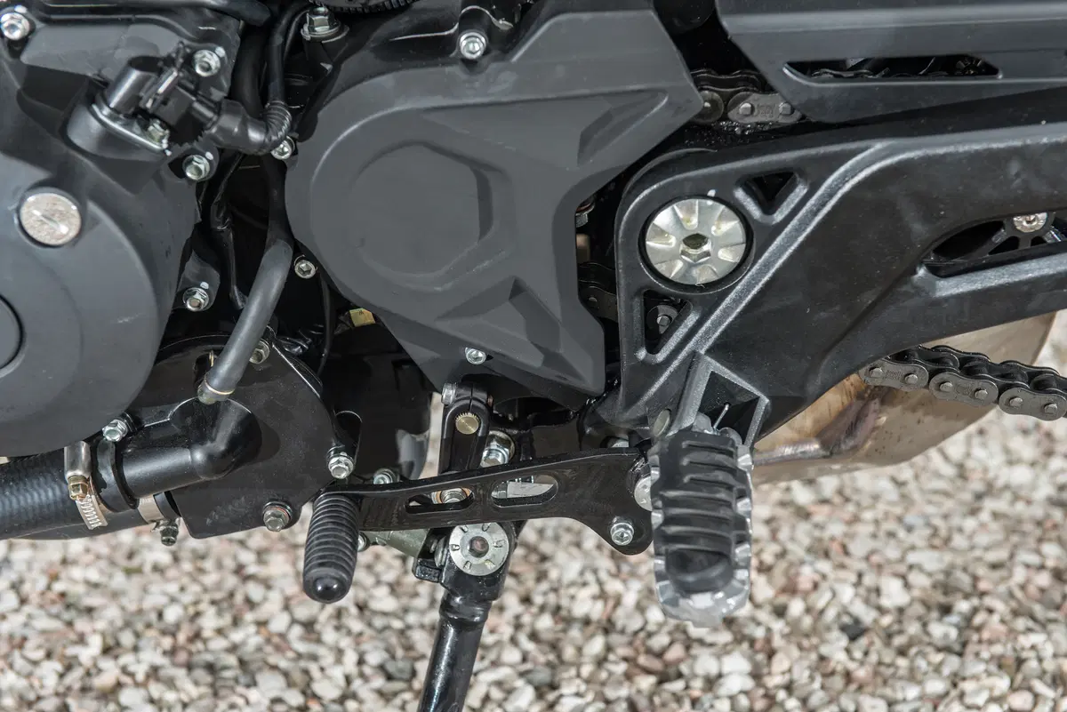 Benelli Leoncino 500 (2)