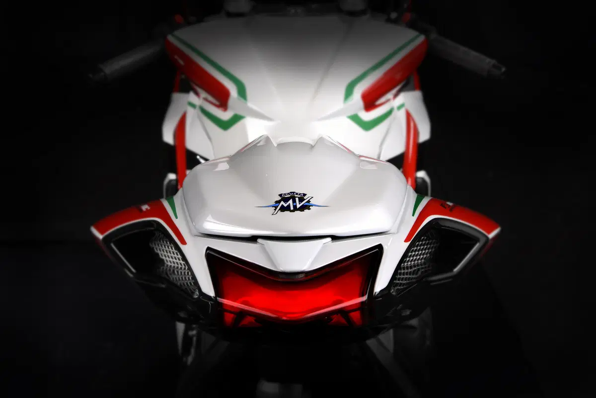 MV Agusta F3 675 F3 675 RC (2018) (11)