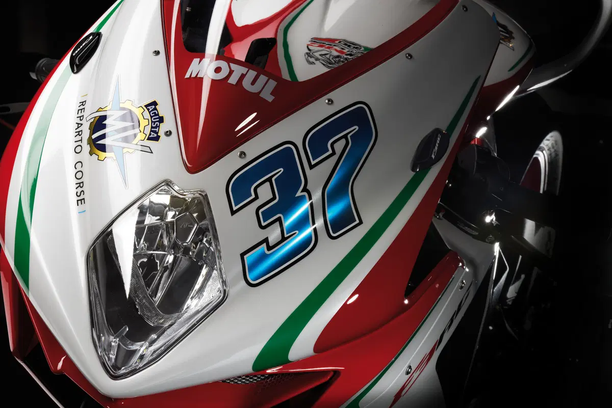 MV Agusta F3 675 F3 675 RC (2018) (14)