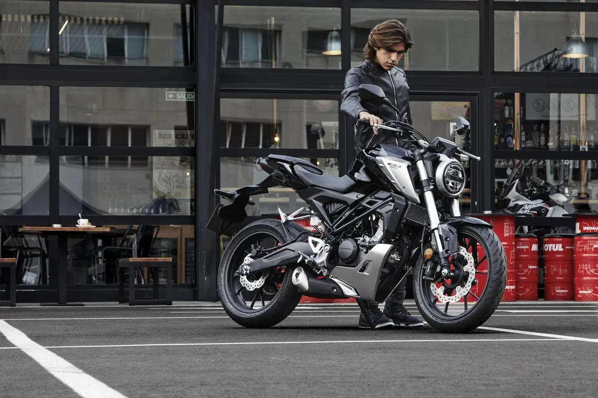 EICMA 2017: Honda CB125R, foto e dati (3)