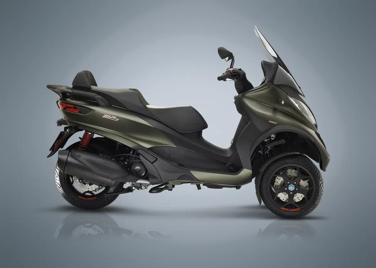 EICMA 2017: Piaggio MP3 350 e MP3 500, dotazione di serie più ricca (4)