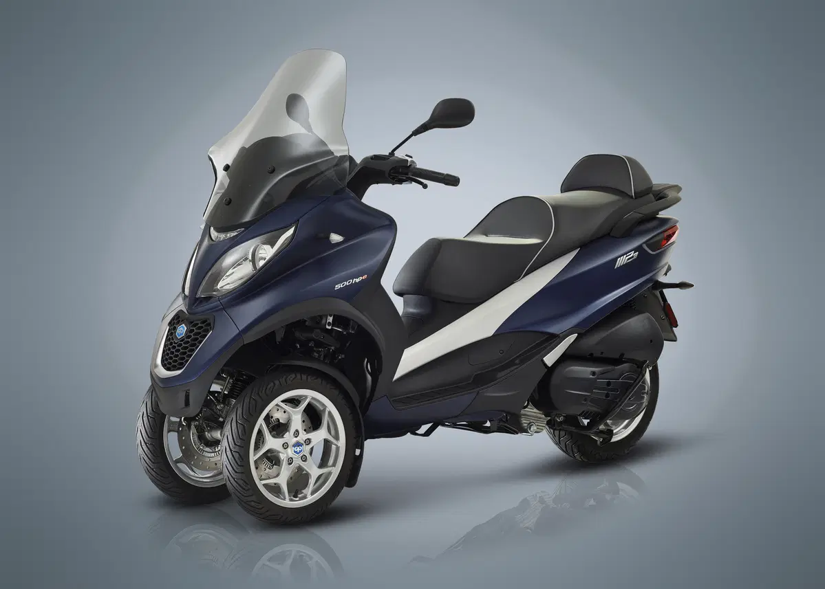 EICMA 2017: Piaggio MP3 350 e MP3 500, dotazione di serie più ricca (6)