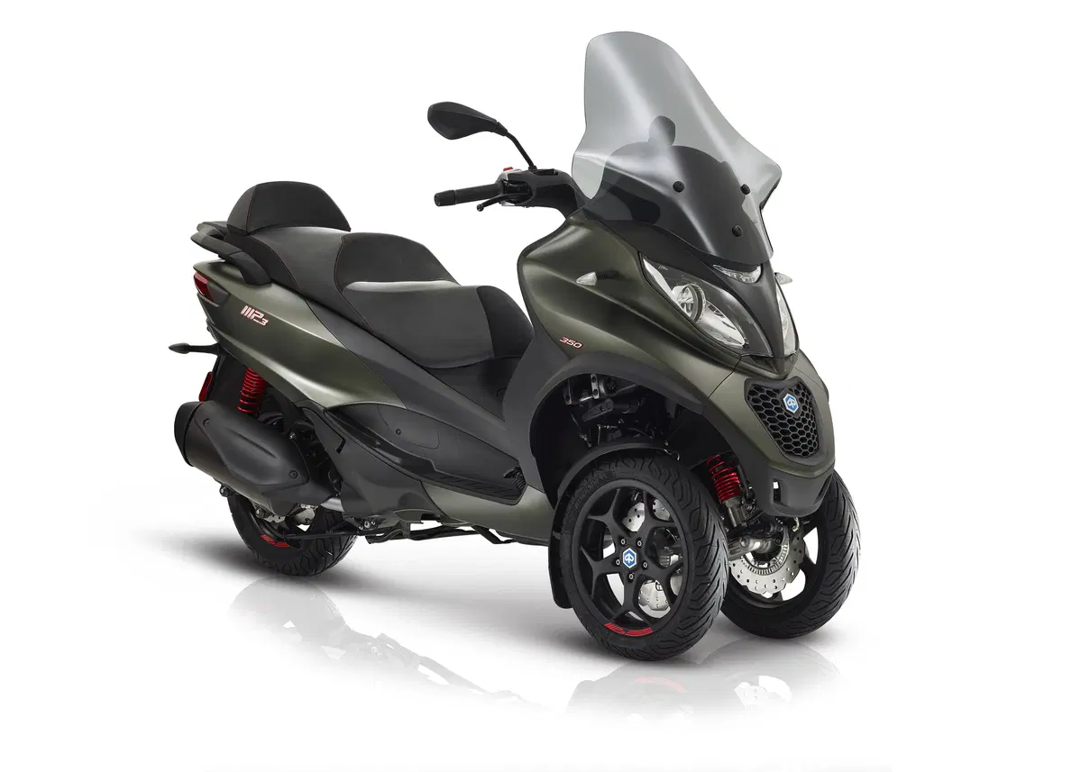 EICMA 2017: Piaggio MP3 350 e MP3 500, dotazione di serie più ricca (5)