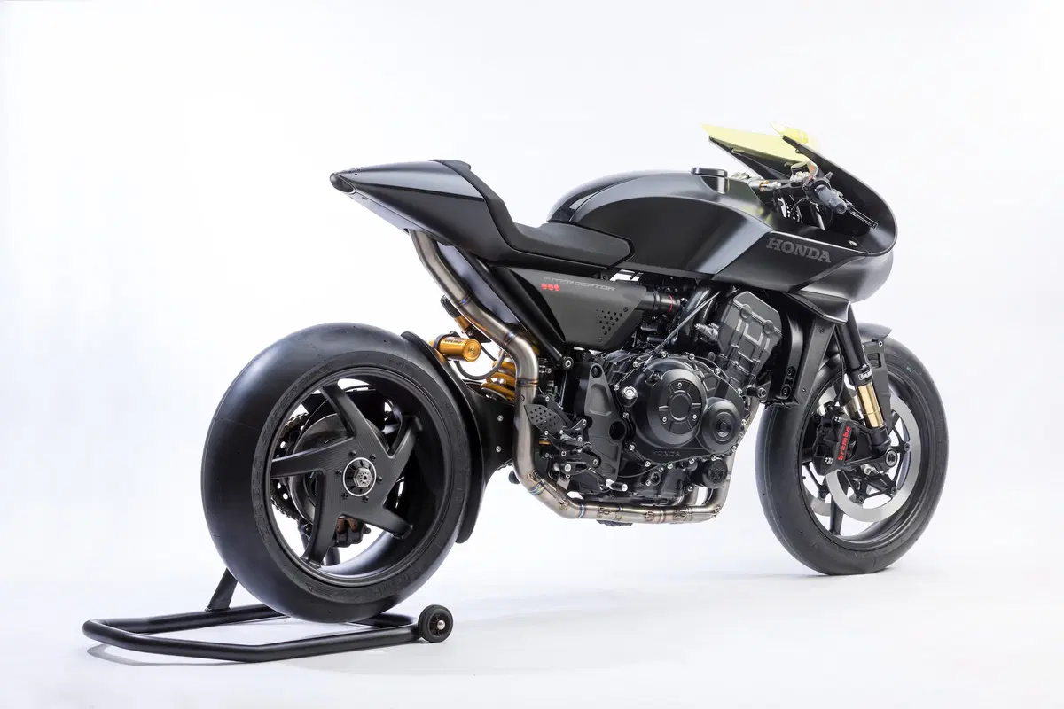 EICMA 2017: Honda CB4 Interceptor Concept (3)