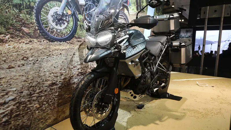 EICMA 2017: Triumph Tiger 800 XC e XR, foto, video e dati