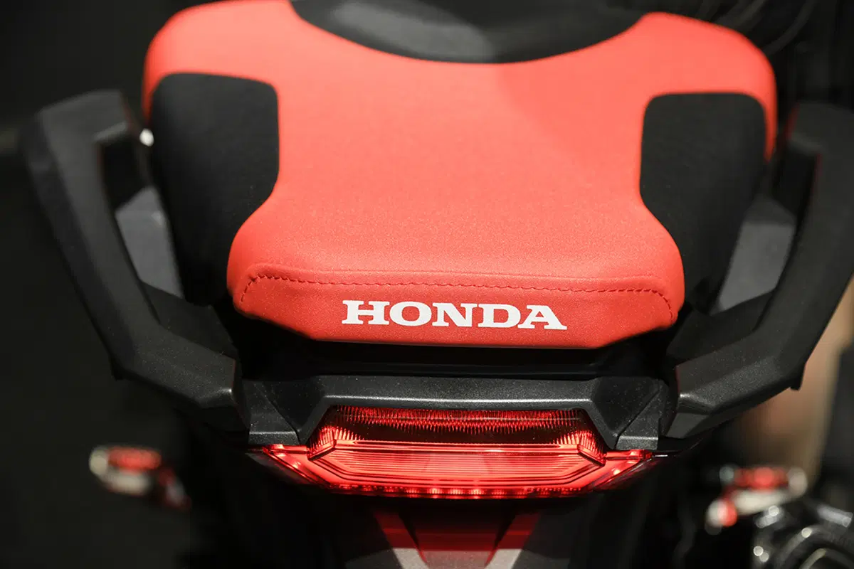 EICMA 2017: Honda X-ADV, foto e dati (13)