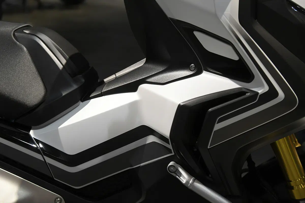 EICMA 2017: Honda X-ADV, foto e dati (17)
