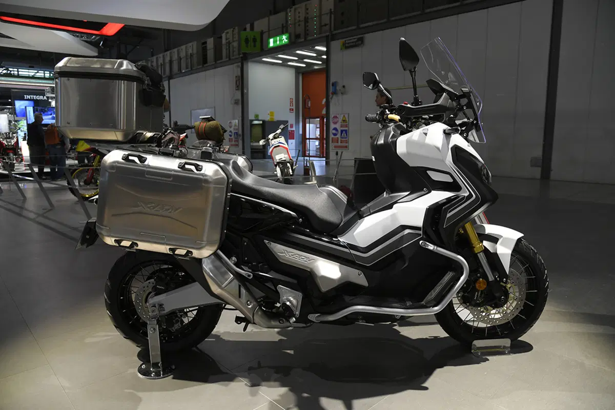 EICMA 2017: Honda X-ADV, foto e dati (3)
