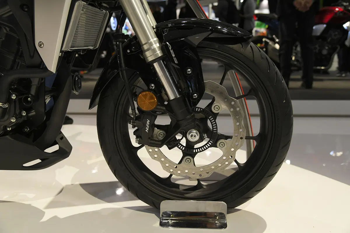 EICMA 2017: Honda CB300R, dati e foto (19)