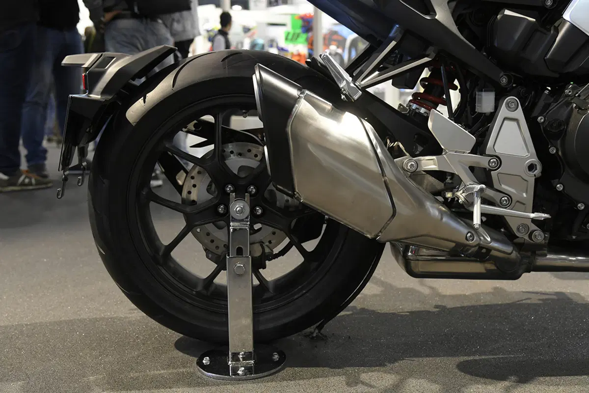 EICMA 2017: Honda CB1000R. Foto e dati (18)