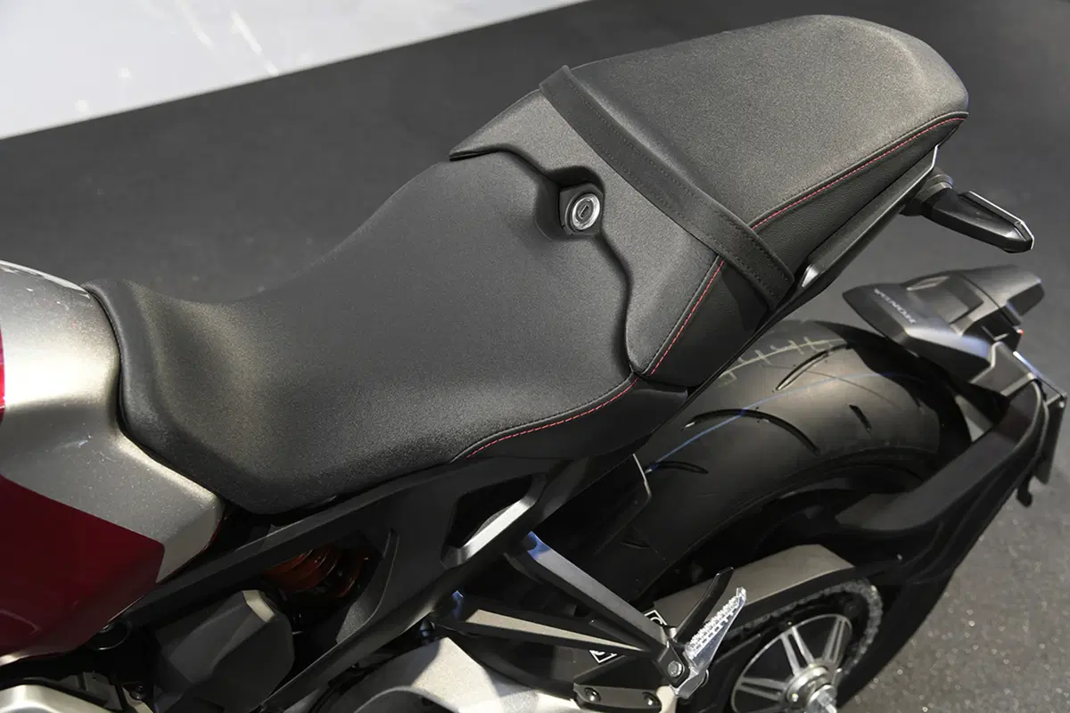 EICMA 2017: Honda CB1000R. Foto e dati (21)