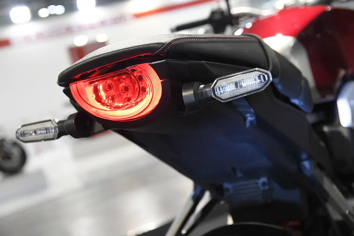 EICMA 2017: Honda CB1000R. Foto e dati (28)