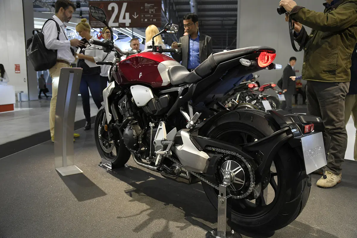 EICMA 2017: Honda CB1000R. Foto e dati (31)
