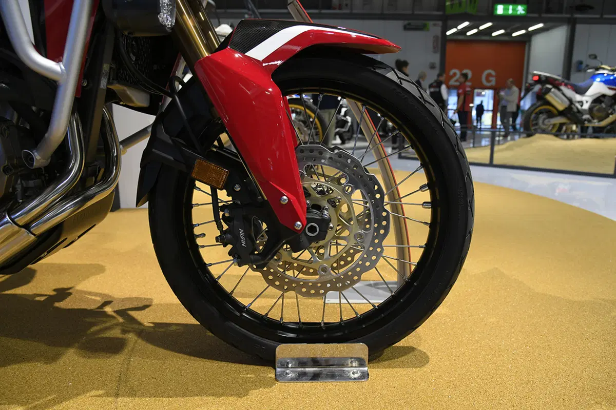 EICMA 2017: Honda Africa Twin CRF1000L 2018 (9)