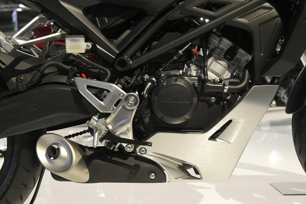 EICMA 2017: Honda CB125R, foto e dati (10)