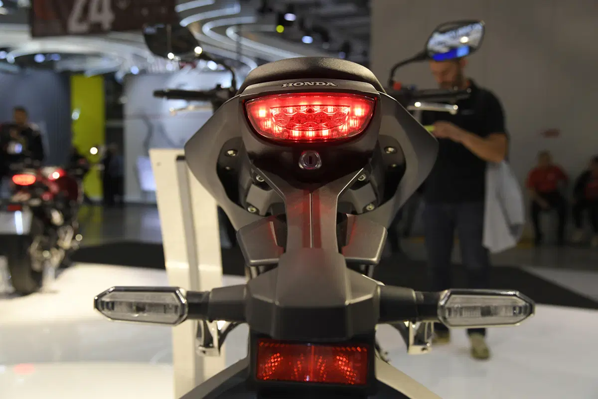 EICMA 2017: Honda CB125R, foto e dati (18)