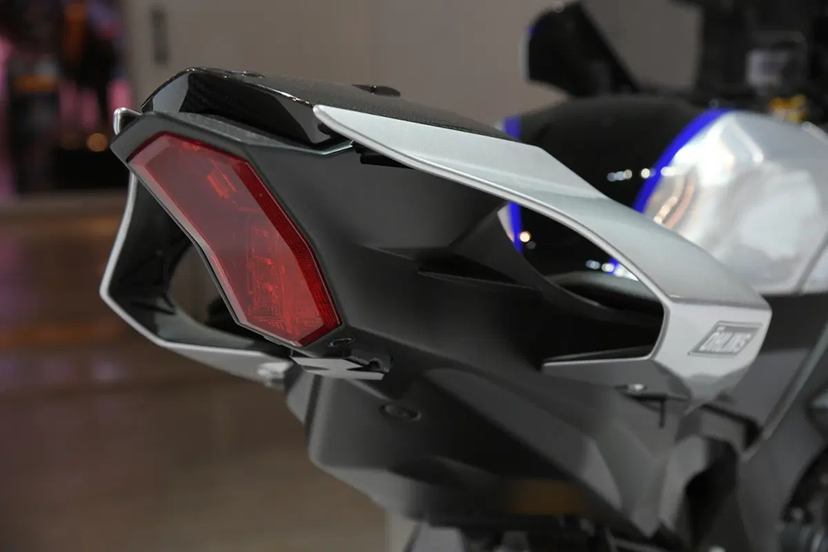 EICMA 2017: Yamaha YZF-R1 e R1M, foto, video e dati (32)