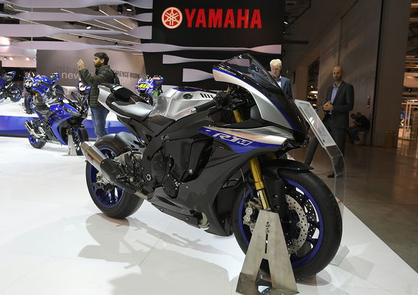 EICMA 2017: Yamaha YZF-R1 e R1M, foto, video e dati