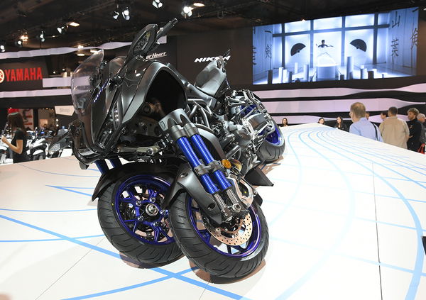 EICMA 2017: Yamaha Niken, foto e dati