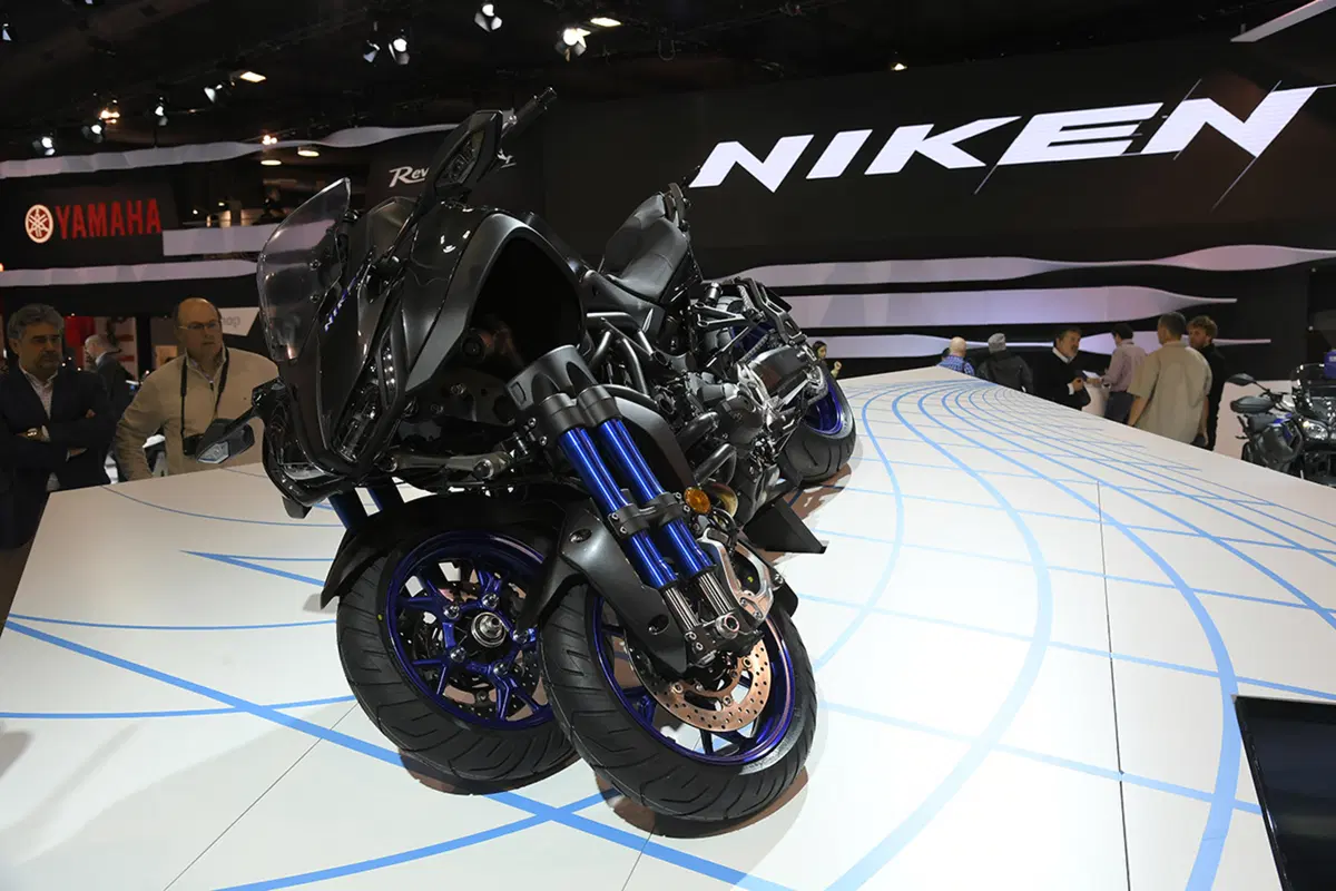 EICMA 2017: Yamaha Niken, foto e dati