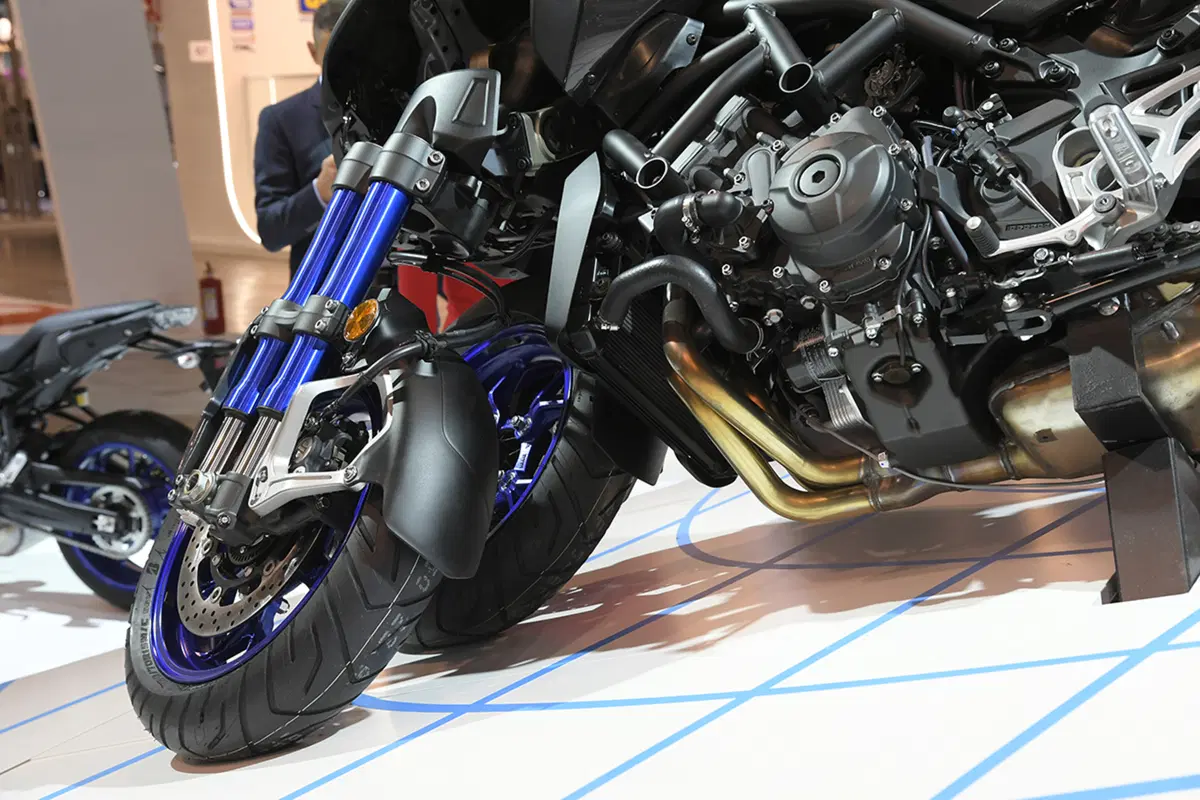 EICMA 2017: Yamaha Niken, foto e dati (22)