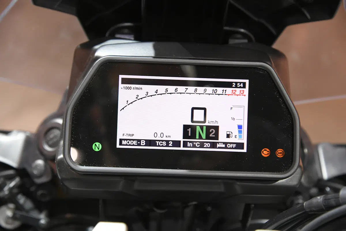 EICMA 2017: Yamaha Tracer 900 e 900 GT, foto e dati (37)