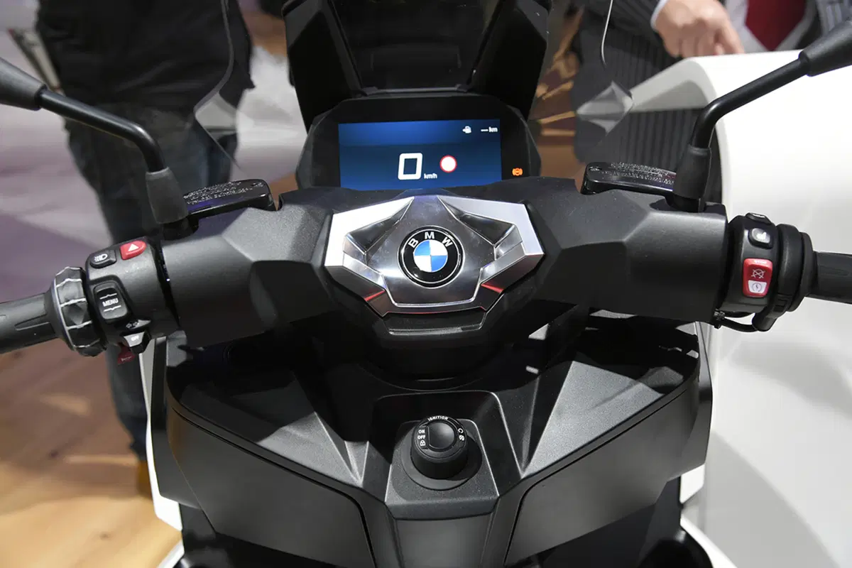 EICMA 2017: BMW C 400 X, foto e dati (29)