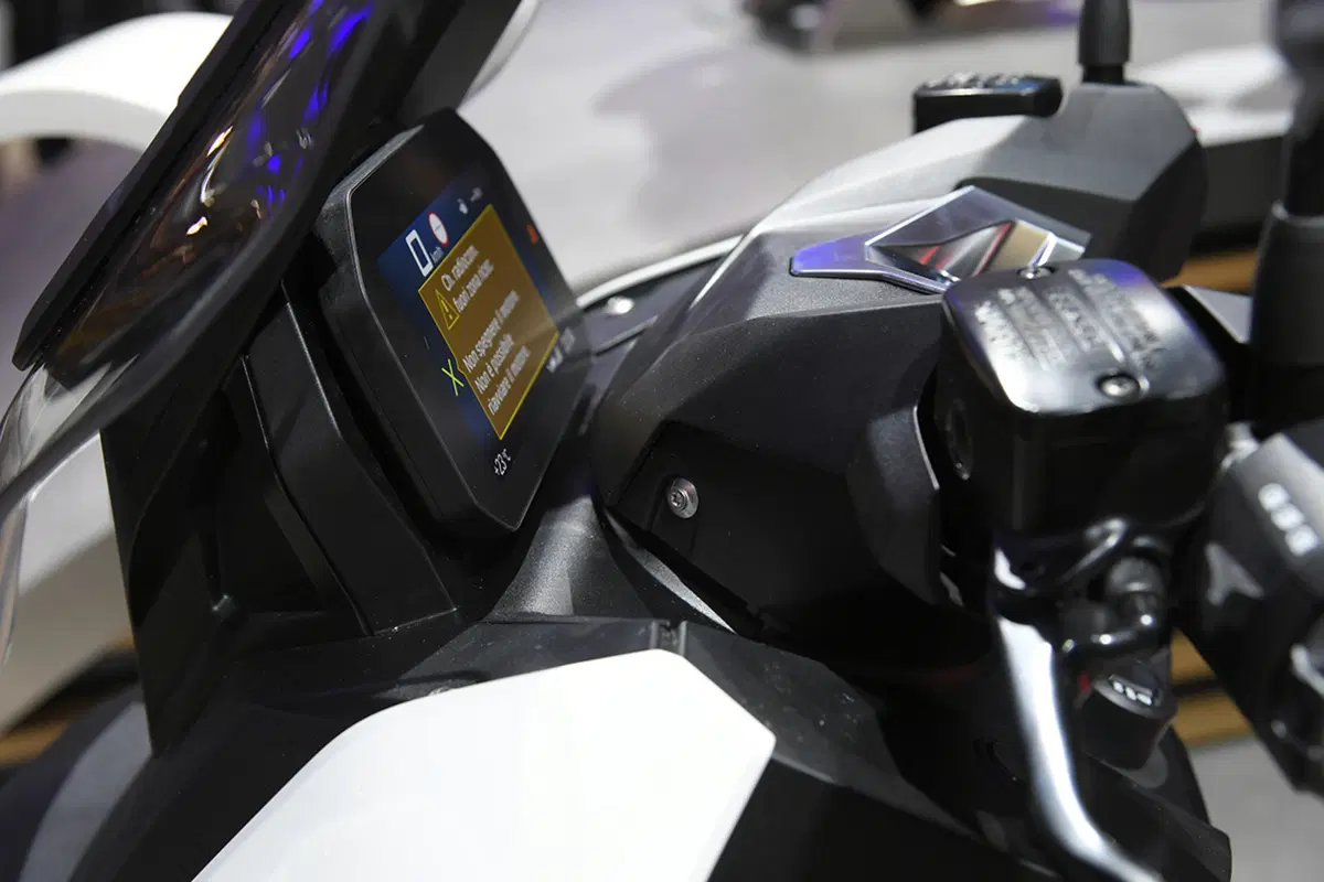 EICMA 2017: BMW C 400 X, foto e dati (34)