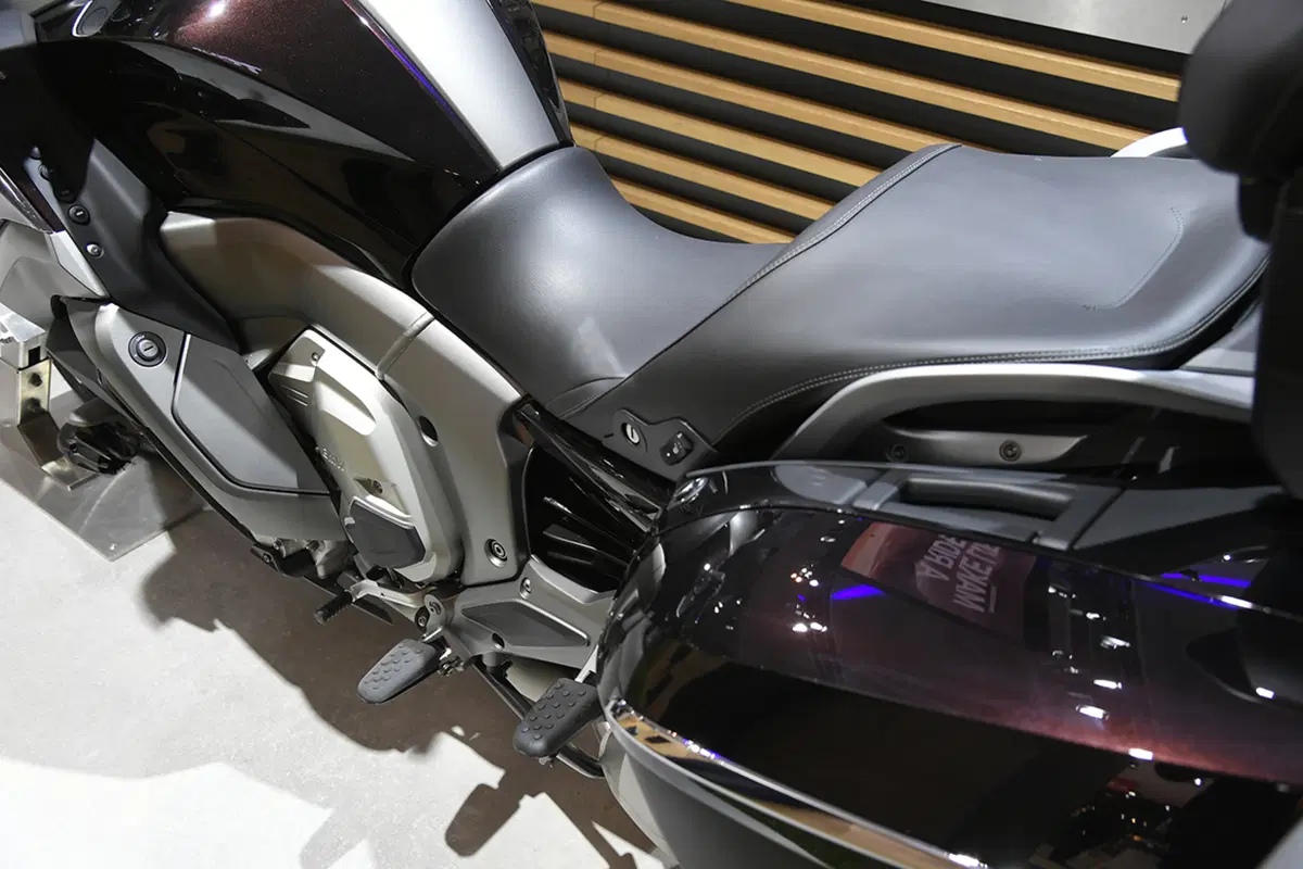 EICMA 2017: BMW K 1600 Grand America, foto e dati (27)