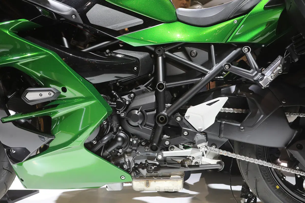 EICMA 2017: Kawasaki Ninja ZX-10R SE, foto, dati e prezzo (22)