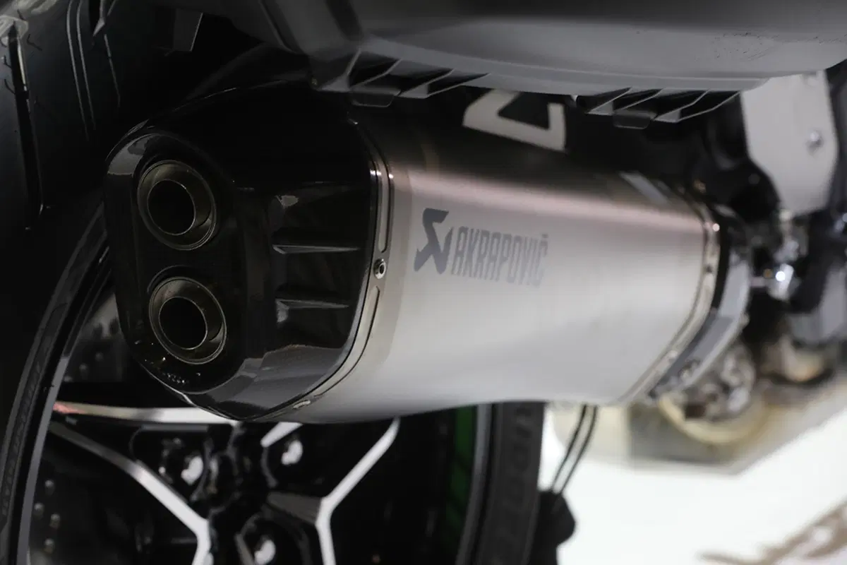 EICMA 2017: Kawasaki Ninja ZX-10R SE, foto, dati e prezzo (24)