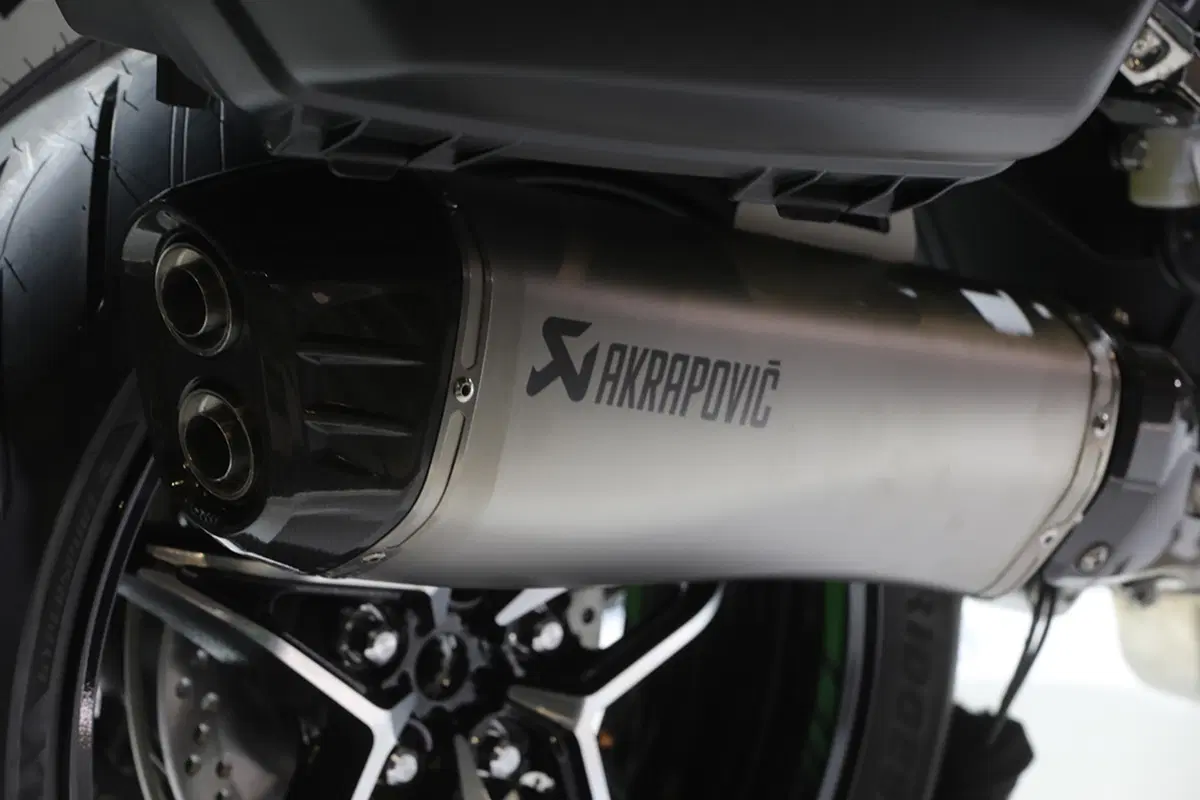 EICMA 2017: Kawasaki Ninja ZX-10R SE, foto, dati e prezzo (25)