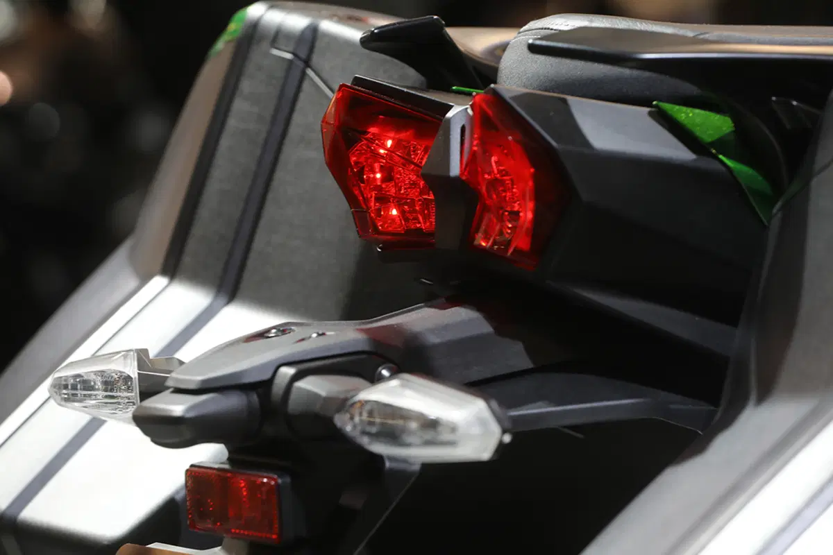 EICMA 2017: Kawasaki Ninja ZX-10R SE, foto, dati e prezzo (27)