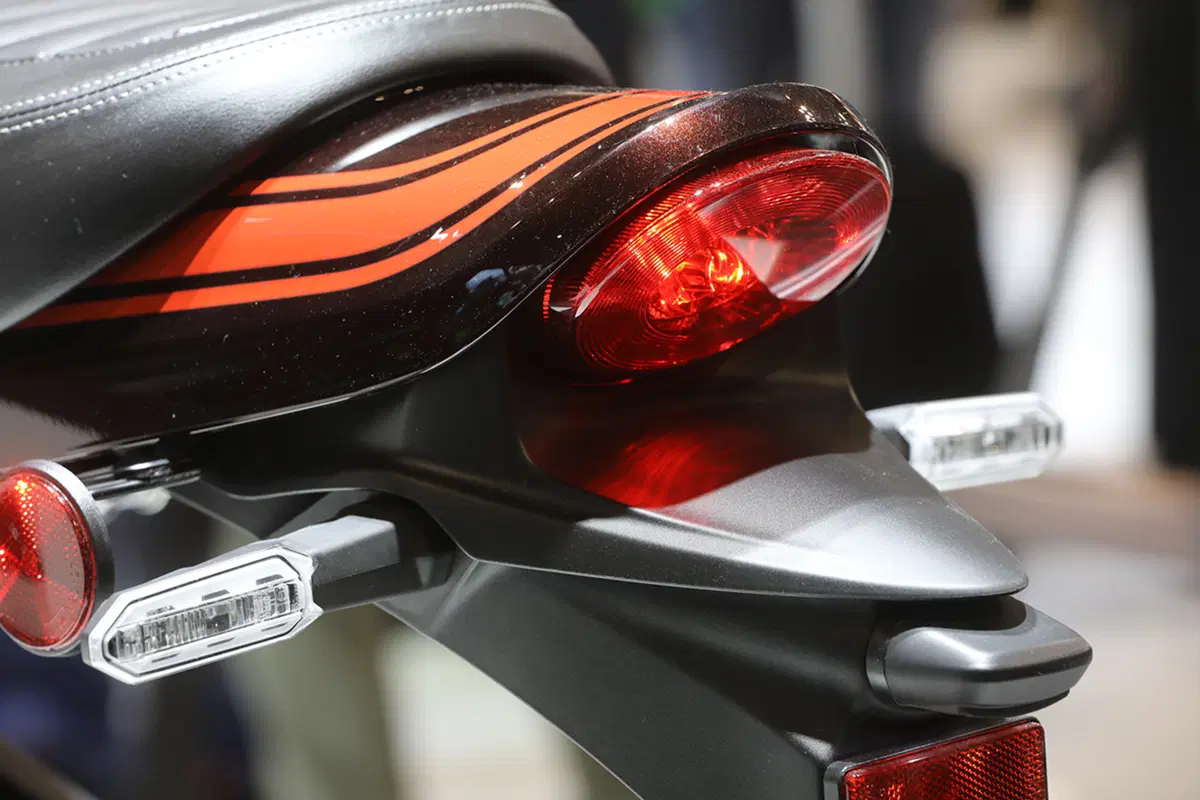 Kawasaki Z900RS 2018, foto e dati (40)