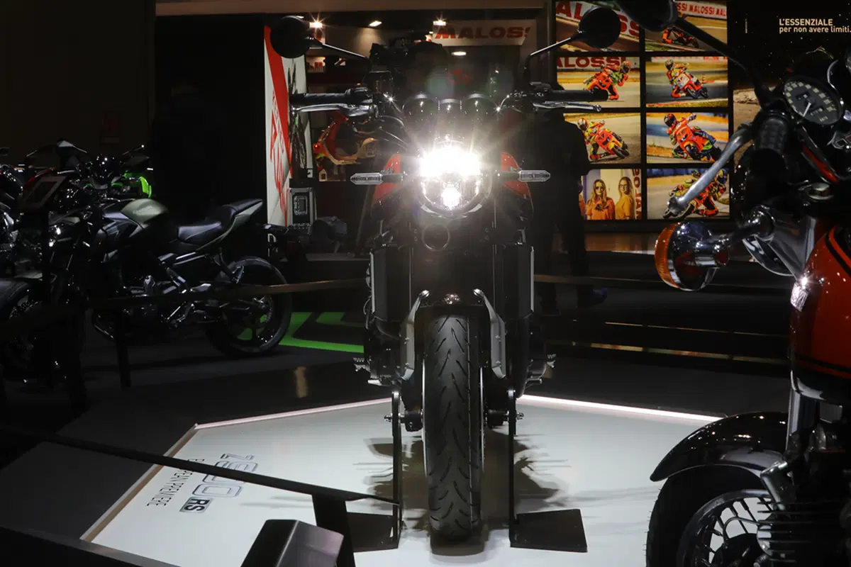 Kawasaki Z900RS 2018, foto e dati (43)