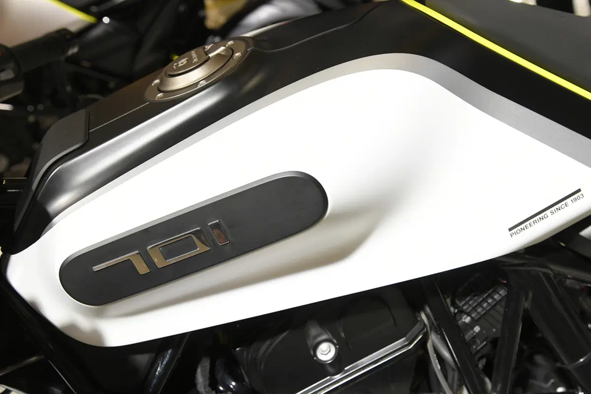 EICMA 2017: Husqvarna Vitpilen 701, foto e dati (19)