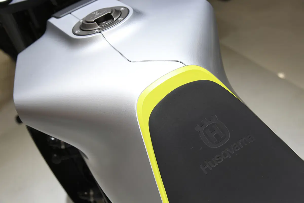 EICMA 2017: Husqvarna Vitpilen 701, foto e dati (26)