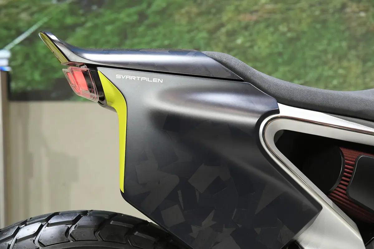 EICMA 2017: Husqvarna Svartpilen 701, foto e dati (18)