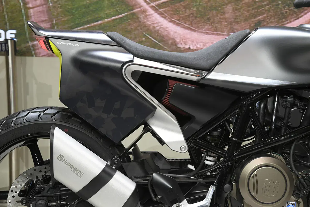 EICMA 2017: Husqvarna Svartpilen 701, foto e dati (19)