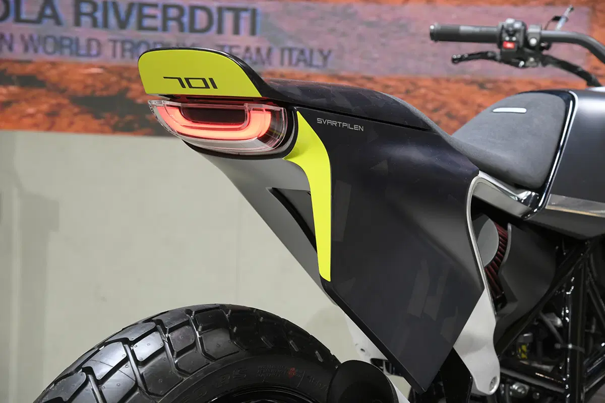 EICMA 2017: Husqvarna Svartpilen 701, foto e dati (21)