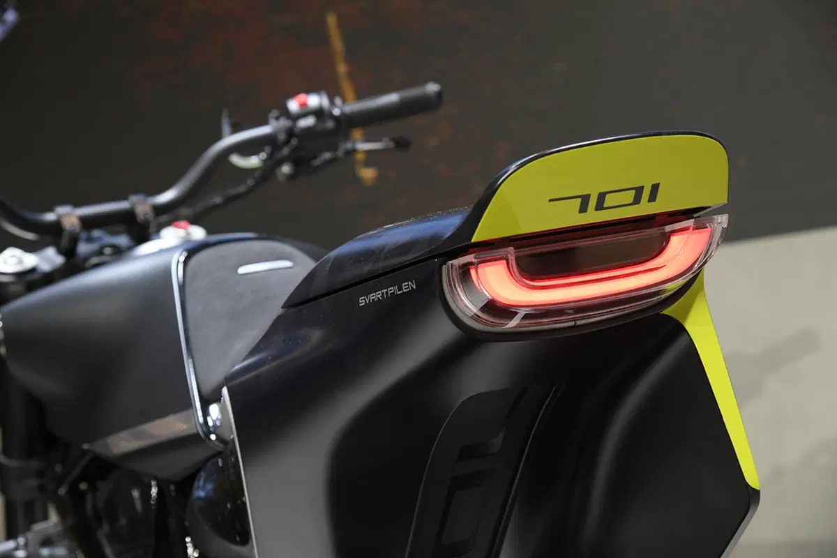 EICMA 2017: Husqvarna Svartpilen 701, foto e dati (26)