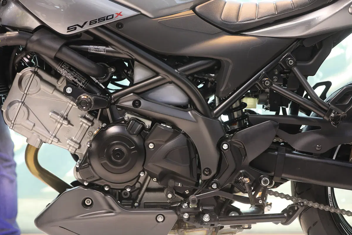EICMA 2017: Suzuki SV 650X, foto e dati (39)