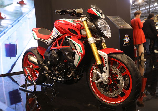 Tre moto speciali da MV Agusta: F3 675 e 800 RC, Brutale 800 RR Pirelli