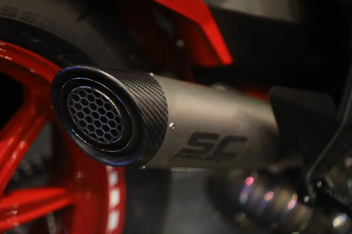 Tre moto speciali da MV Agusta: F3 675 e 800 RC, Brutale 800 RR Pirelli (26)