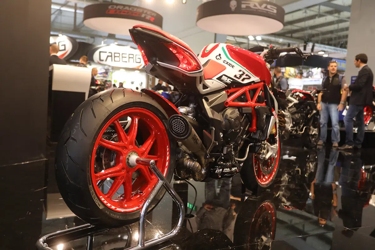 Tre moto speciali da MV Agusta: F3 675 e 800 RC, Brutale 800 RR Pirelli (33)