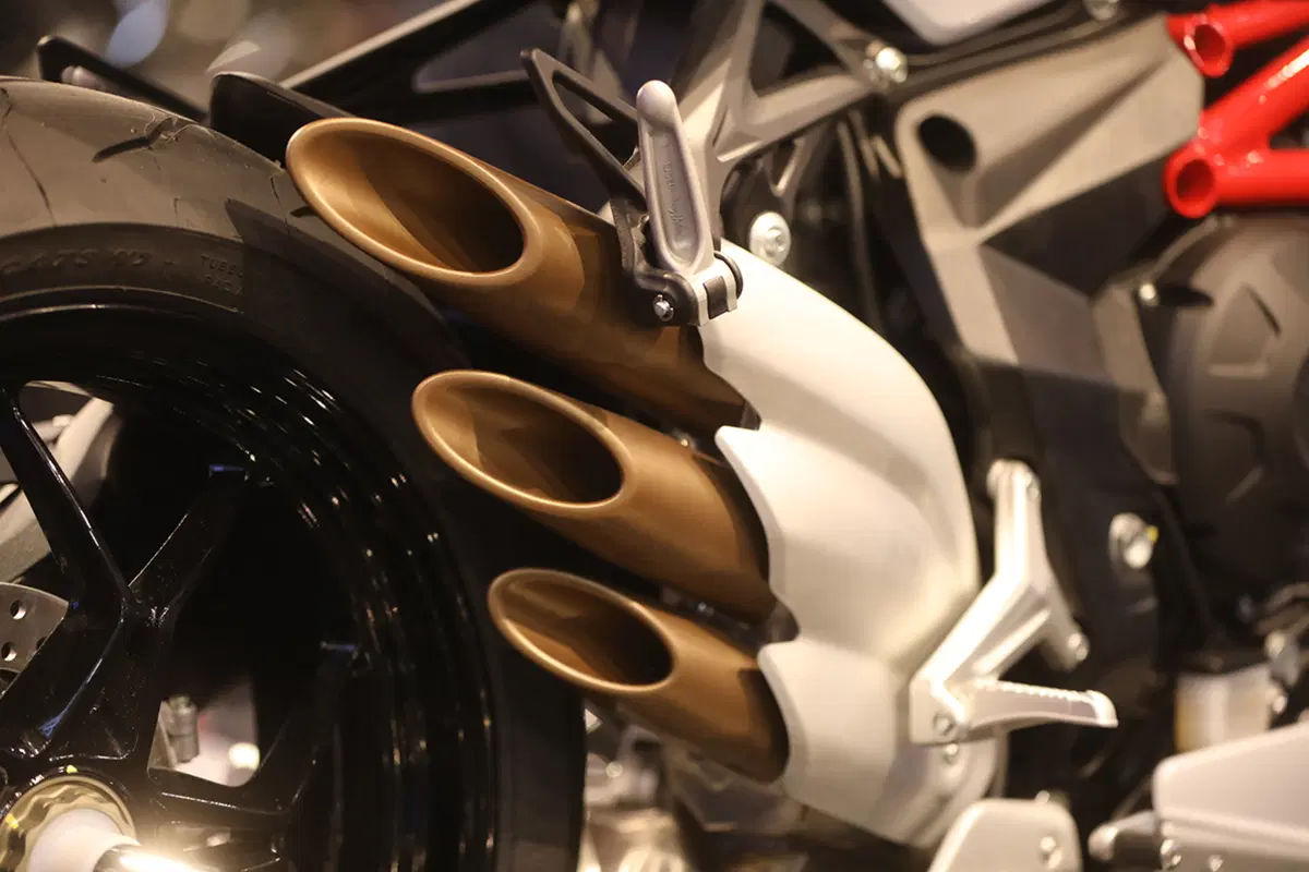 Tre moto speciali da MV Agusta: F3 675 e 800 RC, Brutale 800 RR Pirelli (35)