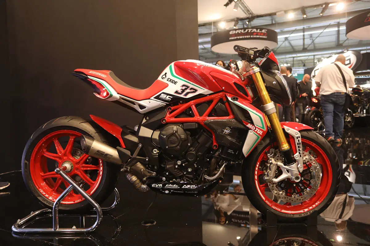 Tre moto speciali da MV Agusta: F3 675 e 800 RC, Brutale 800 RR Pirelli (2)