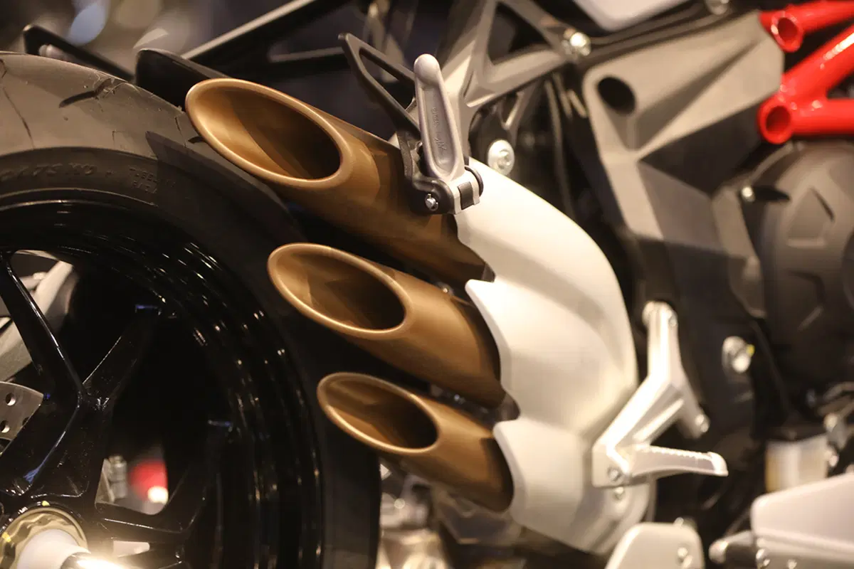 Tre moto speciali da MV Agusta: F3 675 e 800 RC, Brutale 800 RR Pirelli (38)